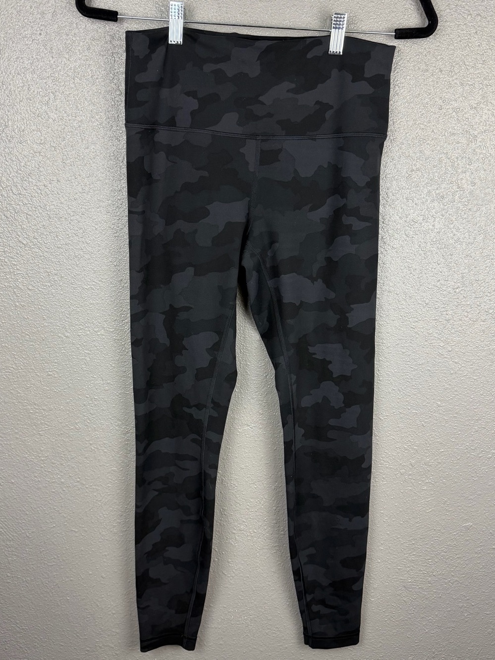 lululemon athletica Women’s Camo Ankle Leggings Black/Gray Size 10 28”